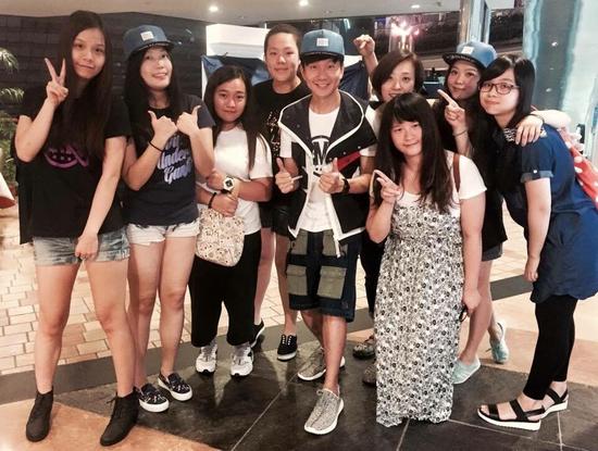 林俊杰与粉丝相聚影院看电影 欢乐互动 |林俊杰