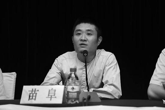 苗阜透露猴年春晚选题 称看重网络暴力话题