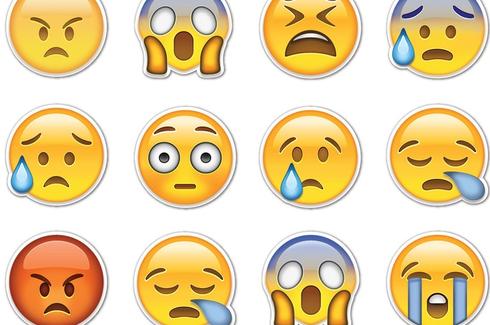 Emoji表情包将拍电影