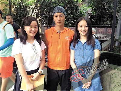 十二道锋味2来渝拍摄 空口吃小米辣霆锋口味好