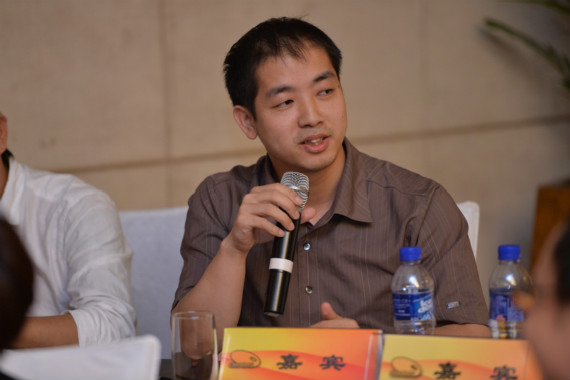 独立车评人贺球辉