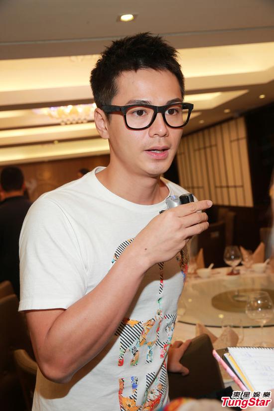 陈豪恭喜胡杏儿签新东家 罗仲谦不怕绯闻