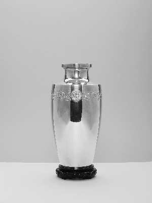 纯银刻花花瓶
