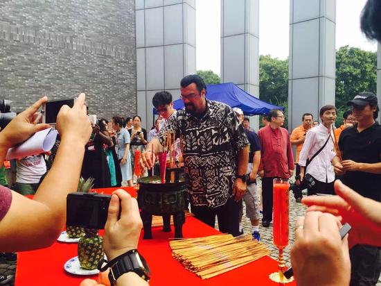 《中国推销员》主演史蒂芬西格尔