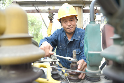 冒署對故障進(jìn)行搶修