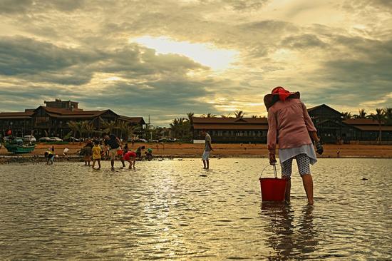 琼海潭门镇潭门湾海边