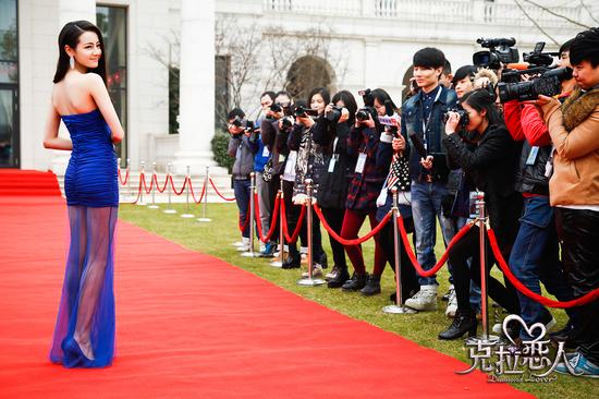 《克拉》热巴人气高 和Rain成合约情侣 |克拉恋人|热巴|Rain_新浪娱乐_新浪网