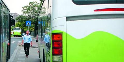 上海年薪8万招不到公交司机_手机新浪网