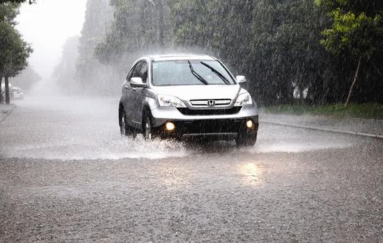 荆州遭受暴雨侵袭4县市区受灾 经济损失1319