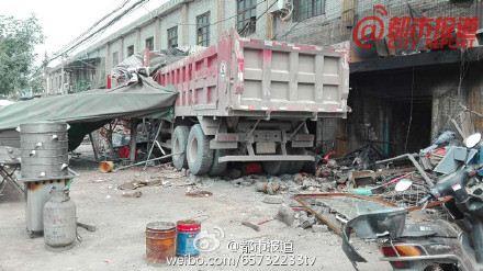 許昌大貨車失控沖向早餐點 致2死5傷