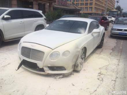 价值400万的宾利车