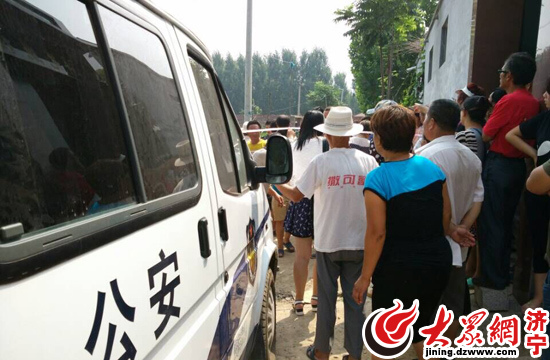 案發(fā)現(xiàn)場已拉起警戒線