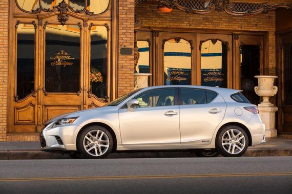 2016 Lexus CT 200h 01