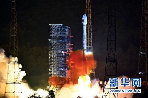 远征一号”运载火箭成功将两颗新一代北斗导航卫星发射升空，经过约3.5小时飞行后，“远征一号”上面级将两颗卫星准确送入预定轨道。此次发射圆满成功，标志着北斗卫星导航系统向全球覆盖的建设目标迈出坚实一步。新华社记者朱峥摄