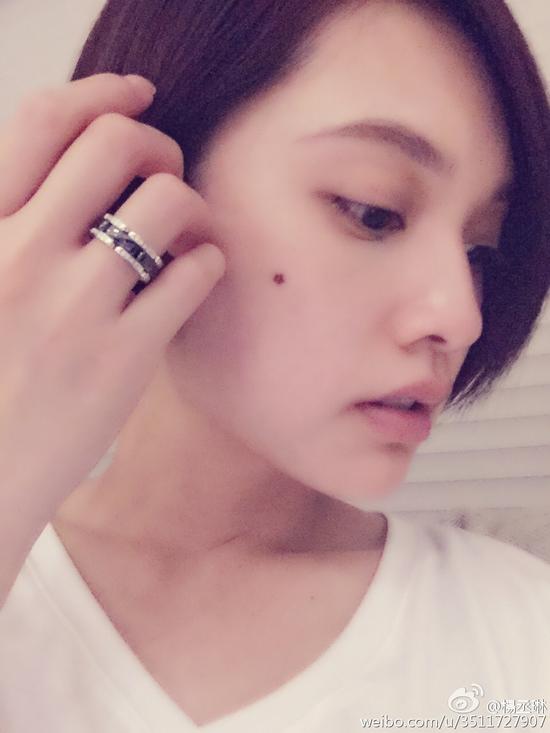 杨丞琳秀戒指