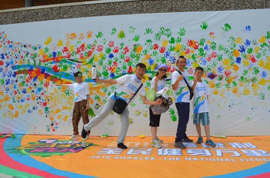 嘉康利全民健身万里行青岛站轻松开跑_跑步频