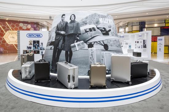“时光旅程”RIMOWA中国巡展产品展示区设计灵感来源于机场行李提取传送转盘