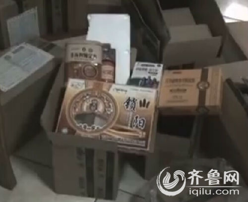 去年8月份，赫大叔在近一年的時間里，買了好幾萬元的藥。（視頻截圖）