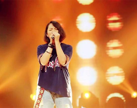 张惠春好声音舞台深情献唱