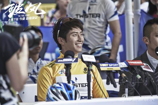 彭于晏肉包钢铁获封史上最有演技屁股|彭于晏