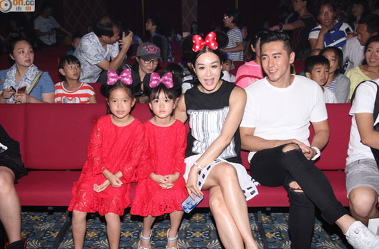 女儿庆生 张伦硕随行贴心照顾|张伦硕|钟丽缇|如