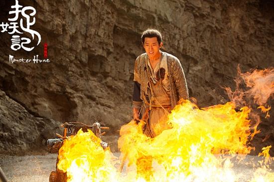 井柏然用火赶走胡巴