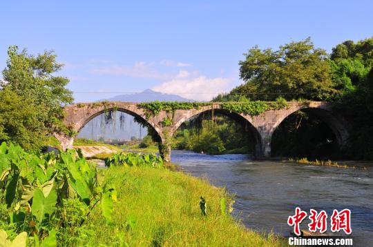 湖南永州东安县现400余年明代石拱桥