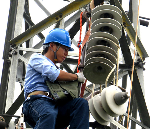 淅川電力人員，酷暑高溫搶修