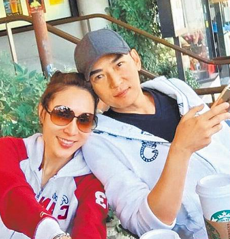 焦恩俊（右）与林千钰结婚1年，感情甜蜜