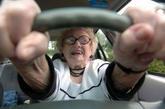 Uber为求司机想歪招：吸引退休老人当司机