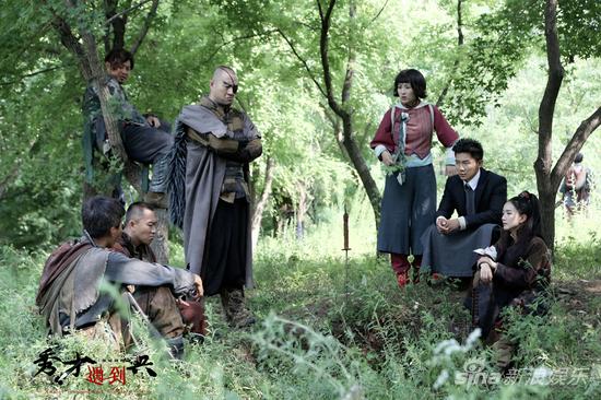 《秀才遇到兵》人物特辑 李晨反串丫鬟|春江英