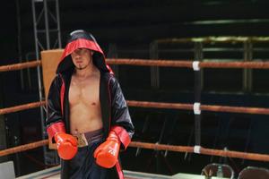 杨坤受伤照曝光 网友反应心疼吐槽两极化