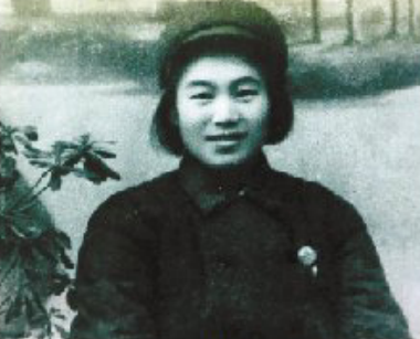 1949年夏，隨部隊(duì)南下時在南京拍攝