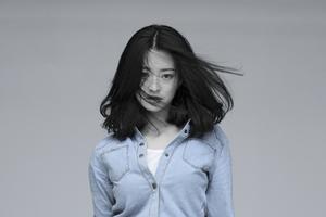 《好声音》学员马吟吟私照 大眼睛气质佳