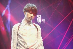 华晨宇7.31首唱开启 为粉丝即兴作无字歌