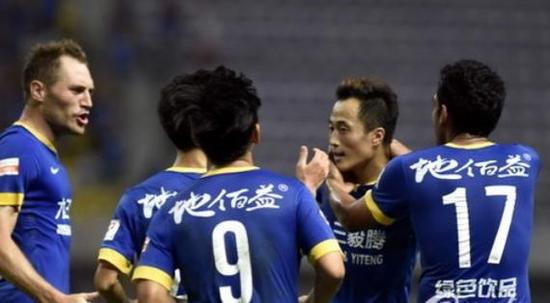 中甲-卜鑫建功 毅腾主场2-1力克深足追平中能_