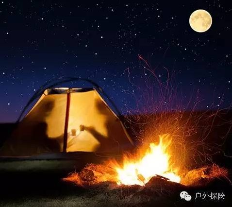 露营地星空摄影。