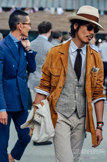 <em>马甲怎么穿</em>才<em>不像服务生</em>-法制晚报