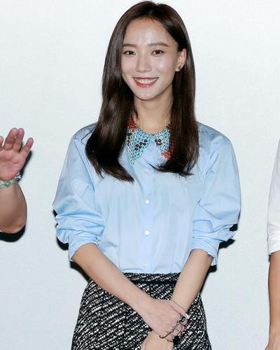 王珞丹回应质疑:不做掐架筹码