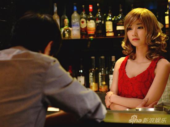 刘雅瑟首演酒吧女