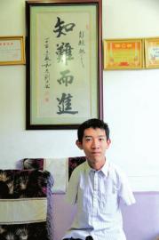 独臂考生彭超今年考上四川大学法学院。