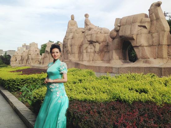 雷佳新歌《一路同心》MV发布 展现强国梦-雷