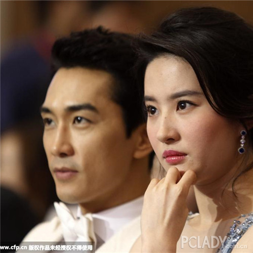 刘亦菲红唇迷倒宋承宪 女神跟思密达更配吗?