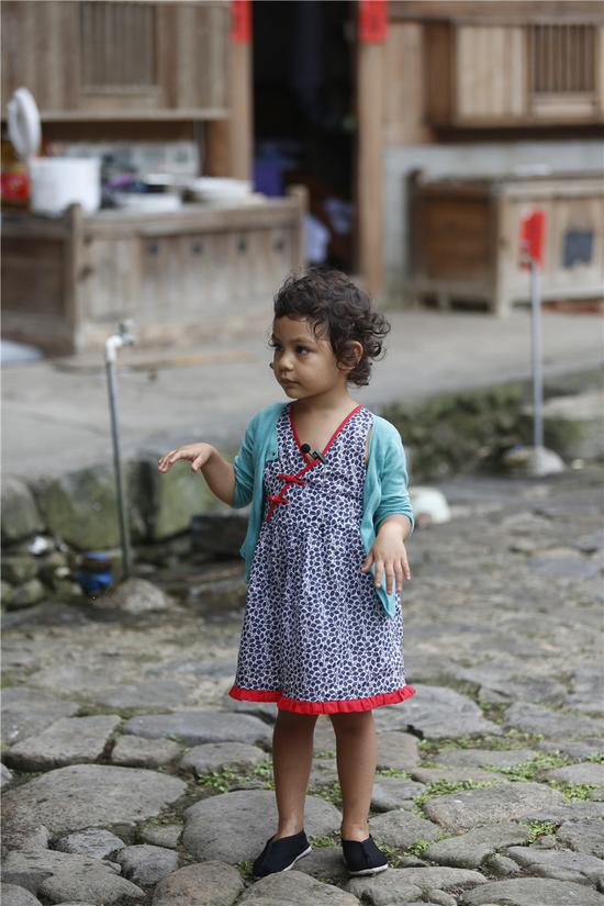 《爸爸3》霓娜变小管家 贴心帮诺一收钱|爸爸去