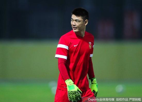 国足队员普遍显疲劳 今晚曾诚雷腾龙或披挂上场