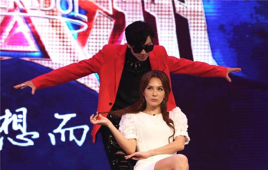 小鲜肉王广允热舞诱惑蔡妍