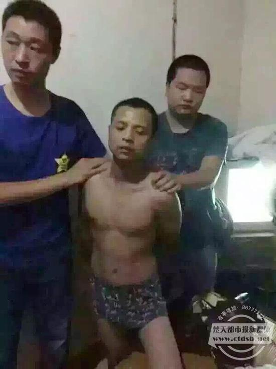 女嫌犯男老总_抓获女嫌犯(2)
