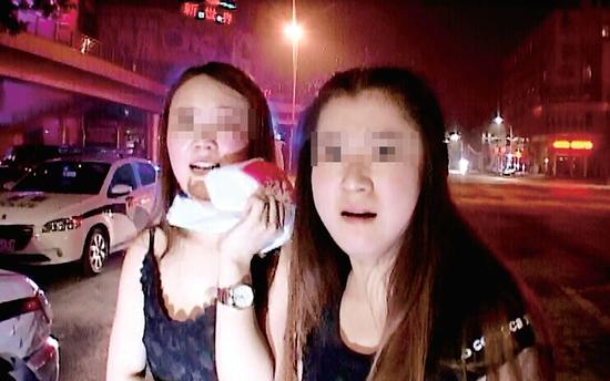 沖突中，女孩臉部被打腫