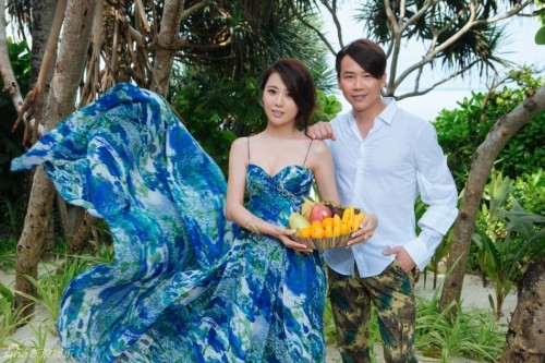 新浪娱乐讯 据全民星探爆料,刚刚结婚的陶喆出轨杨子晴,曝光出多张微信截图称是陶喆与杨子晴双方的对话内容。小编盘点陶喆与娇妻昔日恩爱合影。