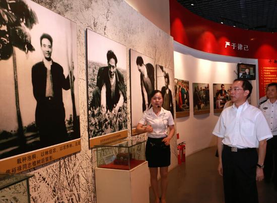 參觀焦裕祿烈士紀念館并聆聽焦裕祿生平事跡介紹